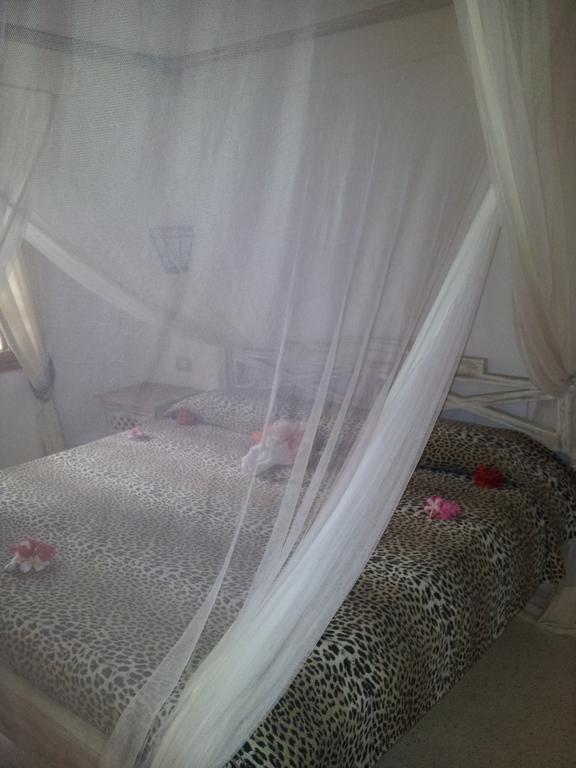 Kola Beach Resort Mambrui Quarto foto